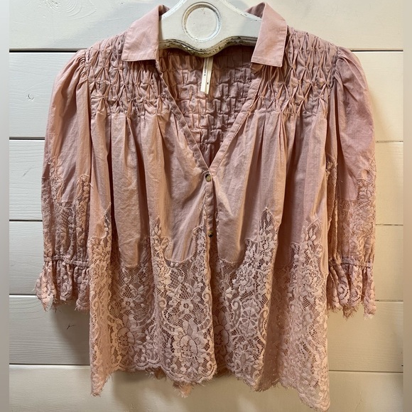 BY ANTHROPOLOGIE • Lace Blouse with Shirred Details • Size XS - Picture 1 of 9